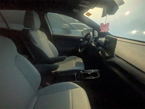 Used 2022 Volkswagen ID.4 Pro S image 9