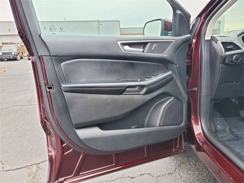 Certified 2024 Ford Edge SEL w/ Convenience Package image 9