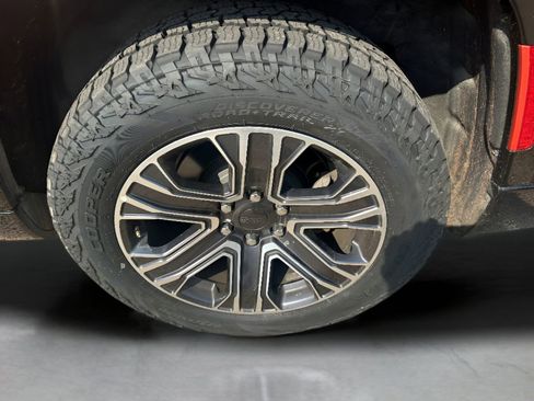 Used 2024 Jeep Wagoneer Series II w/ Flexible Seating Group AWD/4WD image 5