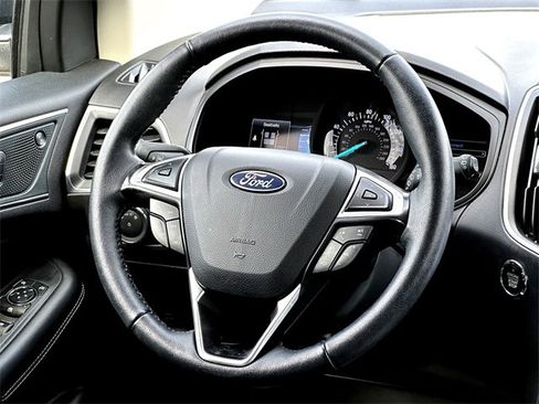 Used 2024 Ford Edge Titanium image 29