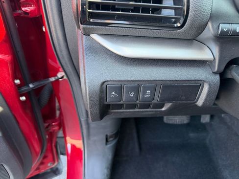 Used 2024 Mitsubishi Eclipse Cross ES image 30