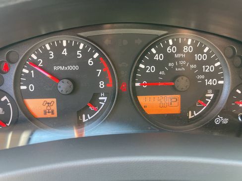 Used 2014 Nissan Frontier SV w/ SV Value Truck Package AWD/4WD image 17