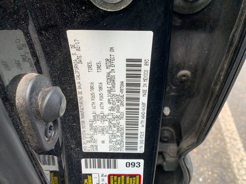 Used 2017 Toyota Tacoma TRD Off-Road w/ Tow Package AWD/4WD image 8