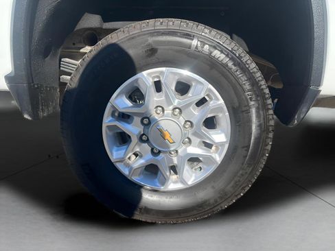Used 2024 Chevrolet Silverado 2500 LT image 14