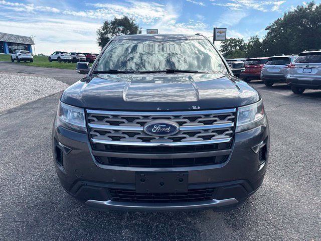 Used 2018 Ford Explorer XLT w/ Equipment Group 202A AWD/4WD image 2