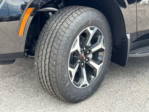 New 2026 GMC Yukon XL AT4 w/ LPO, Floor Liner Package AWD/4WD image 25
