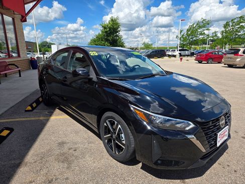 Used 2025 Nissan Sentra SV FWD image 3