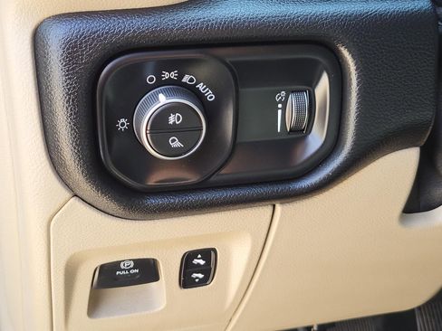 Used 2020 RAM 1500 Lone Star image 25