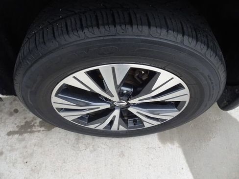 Used 2021 Nissan Rogue SV w/ Premium Package FWD image 10