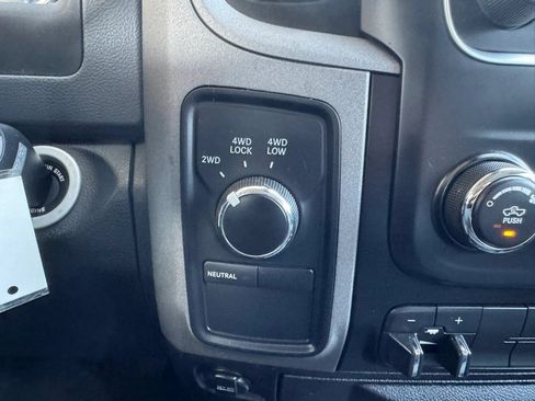 Used 2016 RAM 2500 Tradesman w/ Chrome Appearance Group AWD/4WD image 19