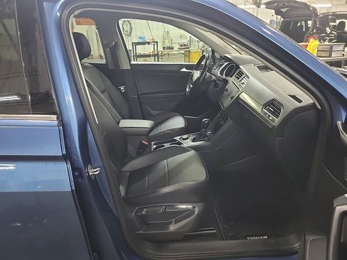 Used 2018 Volkswagen Tiguan SEL AWD/4WD image 13