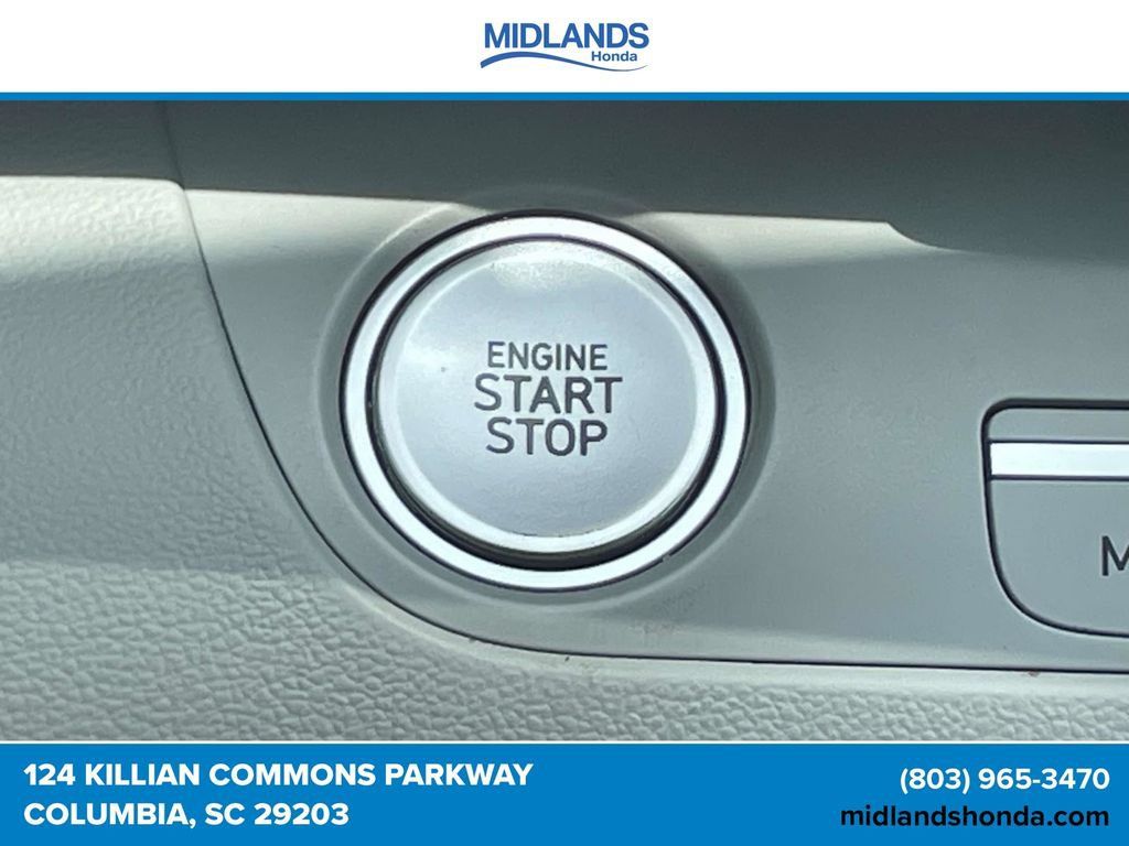 Used 2024 Hyundai Elantra Limited FWD image 27