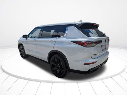 New 2026 Mitsubishi Outlander LE FWD image 6