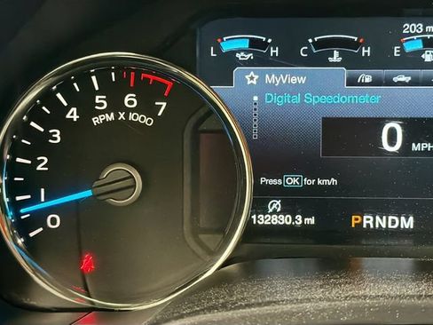 Used 2017 Ford F150 Lariat w/ Equipment Group 502A Luxury AWD/4WD image 13