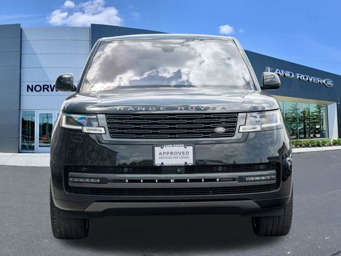Used 2023 Land Rover Range Rover SE AWD/4WD image 2