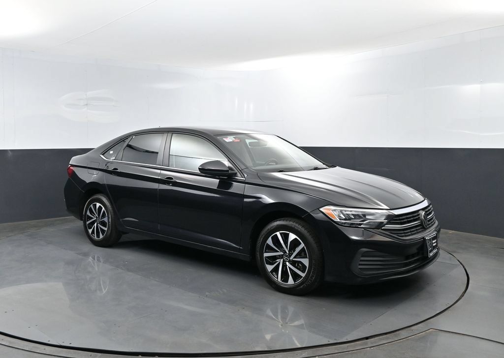 Used 2024 Volkswagen Jetta S FWD image 3