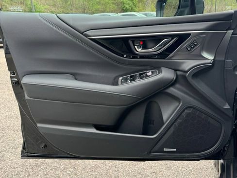 Used 2025 Subaru Outback Limited image 14