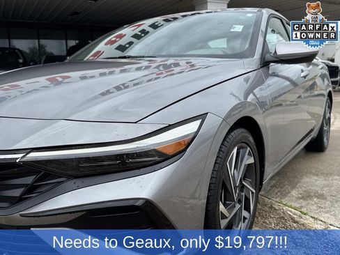 Used 2025 Hyundai Elantra SEL FWD image 7
