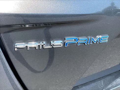 Used 2017 Toyota Prius Prime Advanced FWD image 30