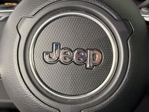 Used 2022 Jeep Wrangler Unlimited Rubicon w/ Xtreme Recon 35" Tire Package AWD/4WD image 23