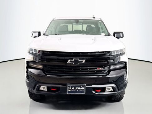 Used 2020 Chevrolet Silverado 1500 LT Trail Boss image 2