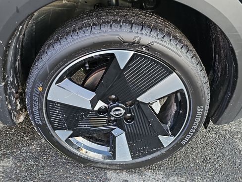 Certified 2025 Nissan Kicks SR AWD/4WD image 9