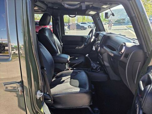 Used 2016 Jeep Wrangler Unlimited Sahara AWD/4WD image 11