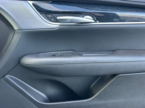 Used 2025 Cadillac XT5 Premium Luxury image 21