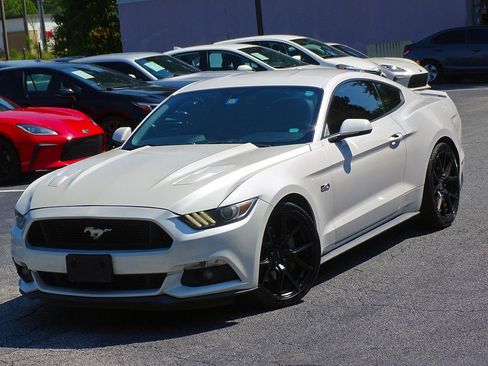 Used 2017 Ford Mustang GT Premium w/ Equipment Group 401A RWD image 5
