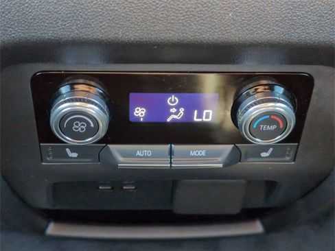 Used 2024 GMC Acadia Denali image 22