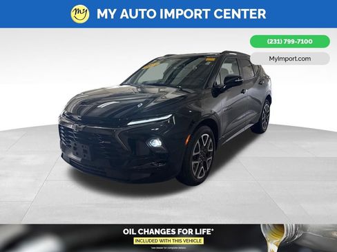 Used 2023 Chevrolet Blazer RS w/ Enhanced Convenience Package image 3