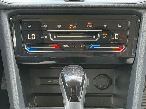 New 2026 Volkswagen Taos SE FWD image 17