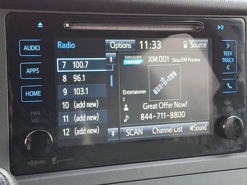 Used 2015 Toyota Sienna LE image 3