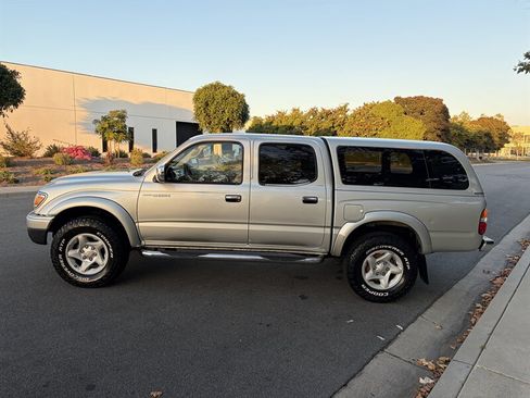 Used 2003 Toyota Tacoma PreRunner RWD image 9