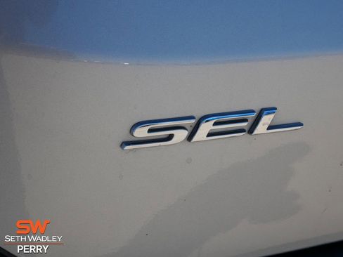 Certified 2024 Ford Edge SEL image 10
