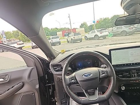 Used 2023 Ford Escape ST-Line w/ Tech Pack #1 AWD/4WD image 2