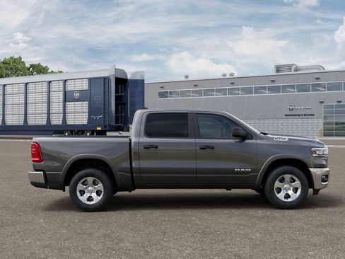 New 2026 RAM 1500 4x4 Crew Cab image 21
