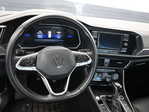 Used 2024 Volkswagen Jetta SE FWD image 14