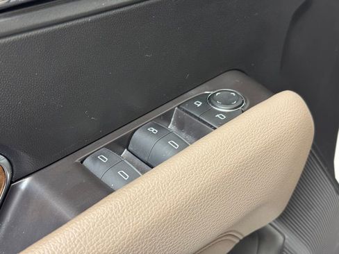 Used 2024 GMC Canyon Denali image 11