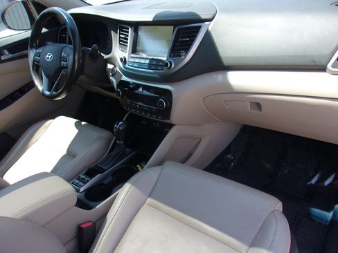 Used 2016 Hyundai Tucson Limited w/ Option Group 03 FWD image 24