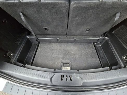 Used 2021 Ford Explorer XLT w/ Equipment Group 202A image 32