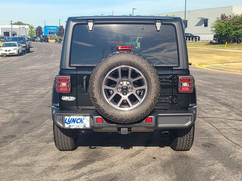 Used 2021 Jeep Wrangler Unlimited Sport AWD/4WD image 3