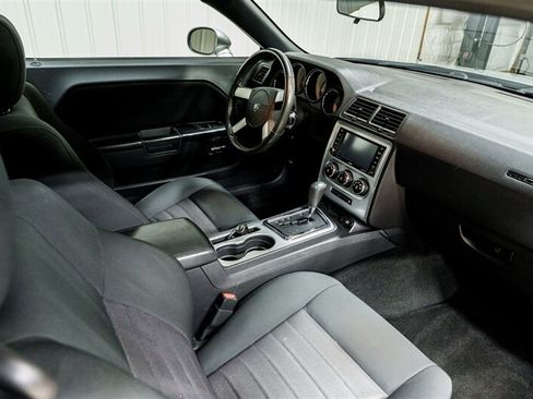 Used 2010 Dodge Challenger SE RWD image 22