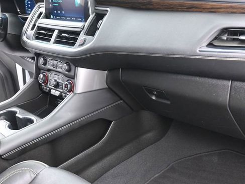 Used 2023 Chevrolet Suburban Premier image 32