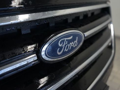 Used 2019 Ford Escape SE image 18