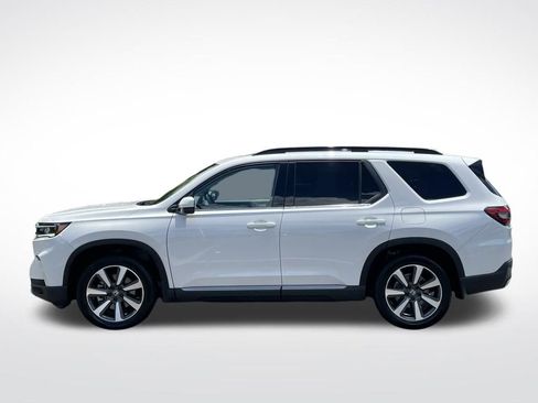 Used 2025 Honda Pilot Touring image 2