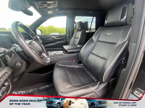 Used 2023 Cadillac Escalade Premium Luxury w/ Performance Package image 10