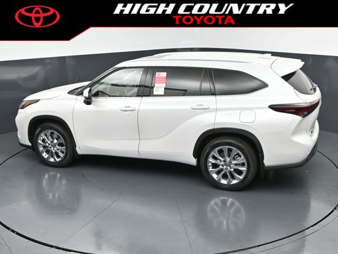 New 2026 Toyota Highlander Limited AWD/4WD image 29
