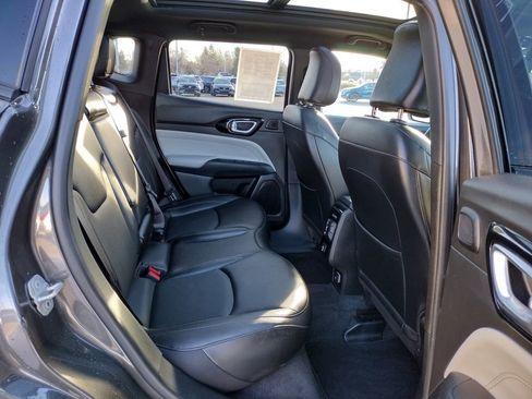 Used 2023 Jeep Compass Limited w/ Sun and Sound Group image 11