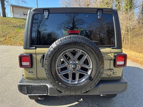 Used 2025 Jeep Wrangler Unlimited Sport image 7